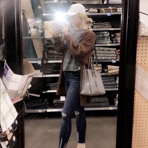 Meet your Posher, Riley